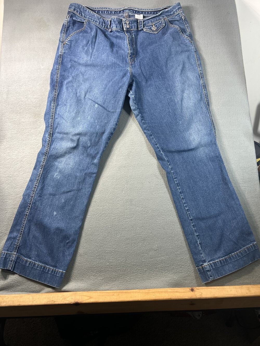 Levi's Vintage Wide Leg Ice Blue Jeans Women Size 20M Boot Cut